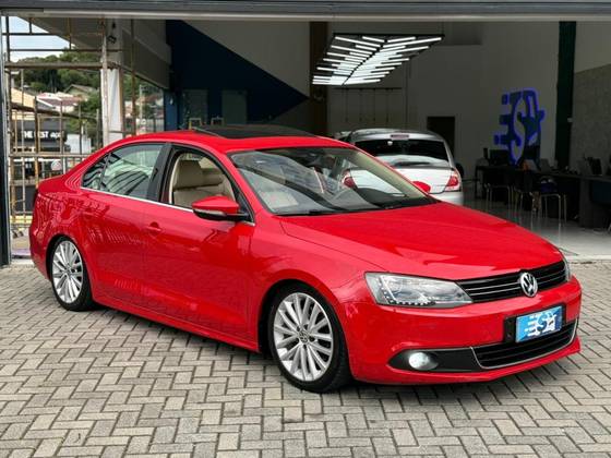 VOLKSWAGEN JETTA 2.0 TSI HIGHLINE 211CV GASOLINA 4P TIPTRONIC VOLKSWAGEN JETTA 2.0 TSI HIGHLINE 211CV GASOLINA 4P TIPTRONIC